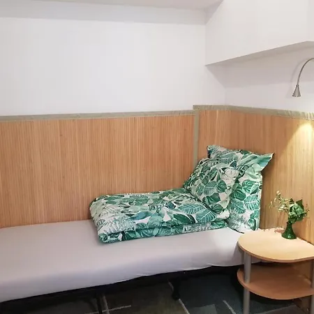 Apartment Fair Center Frankfurt *